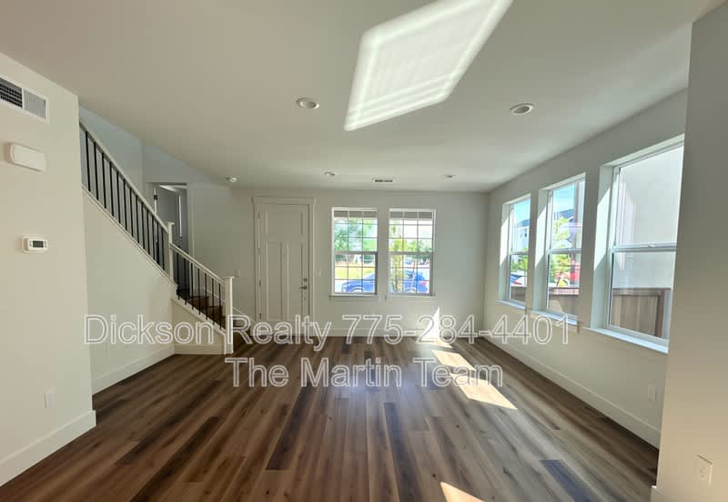 1365 Vine Gate Road – photo 2