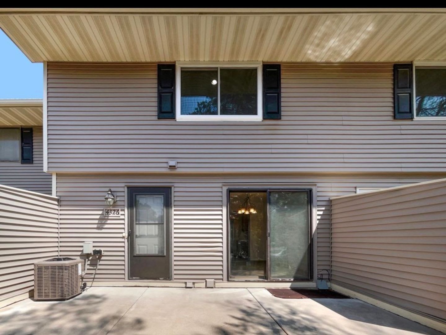 3 Bed Shoreview Townhome – photo 2