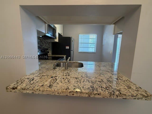 9420 Poinciana Pl – photo 4