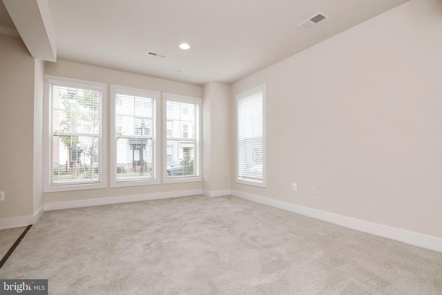 316 HENDRIX AVE – photo 4