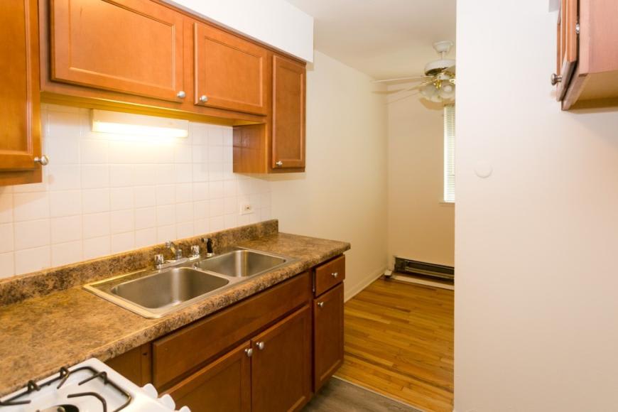 538 Roscoe – photo 5
