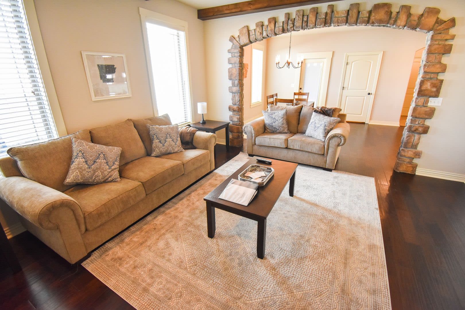 Stunning Fully Furnished Home in the Heart of Fayetteville! – photo 3