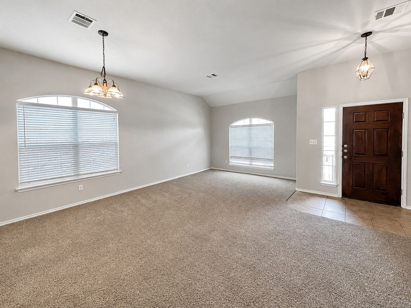 Spacious 4 Bedroom 3 Bath Home Offering Approximately 2 840 Square Feet In The Gated Lakeside At Canyon Springs Community Located In Comal Isd With Convenient Access To Highway 281 Shopping Dining And Everyday Services – photo 4