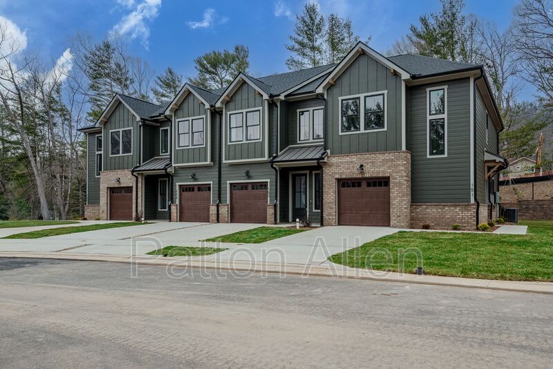 153 Collin Pl – photo 2