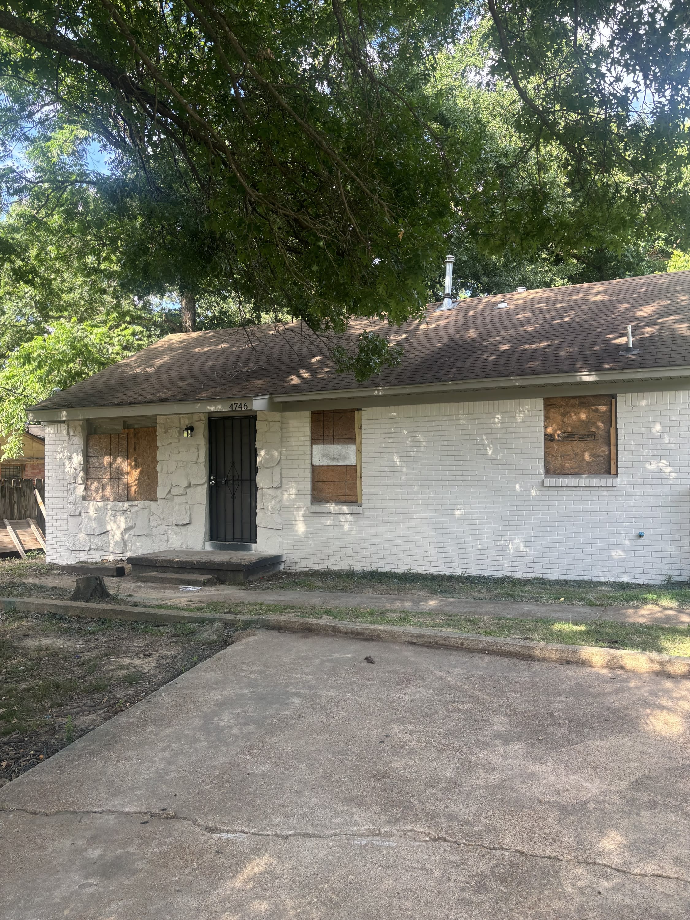 4746 Hodge Road – photo 1