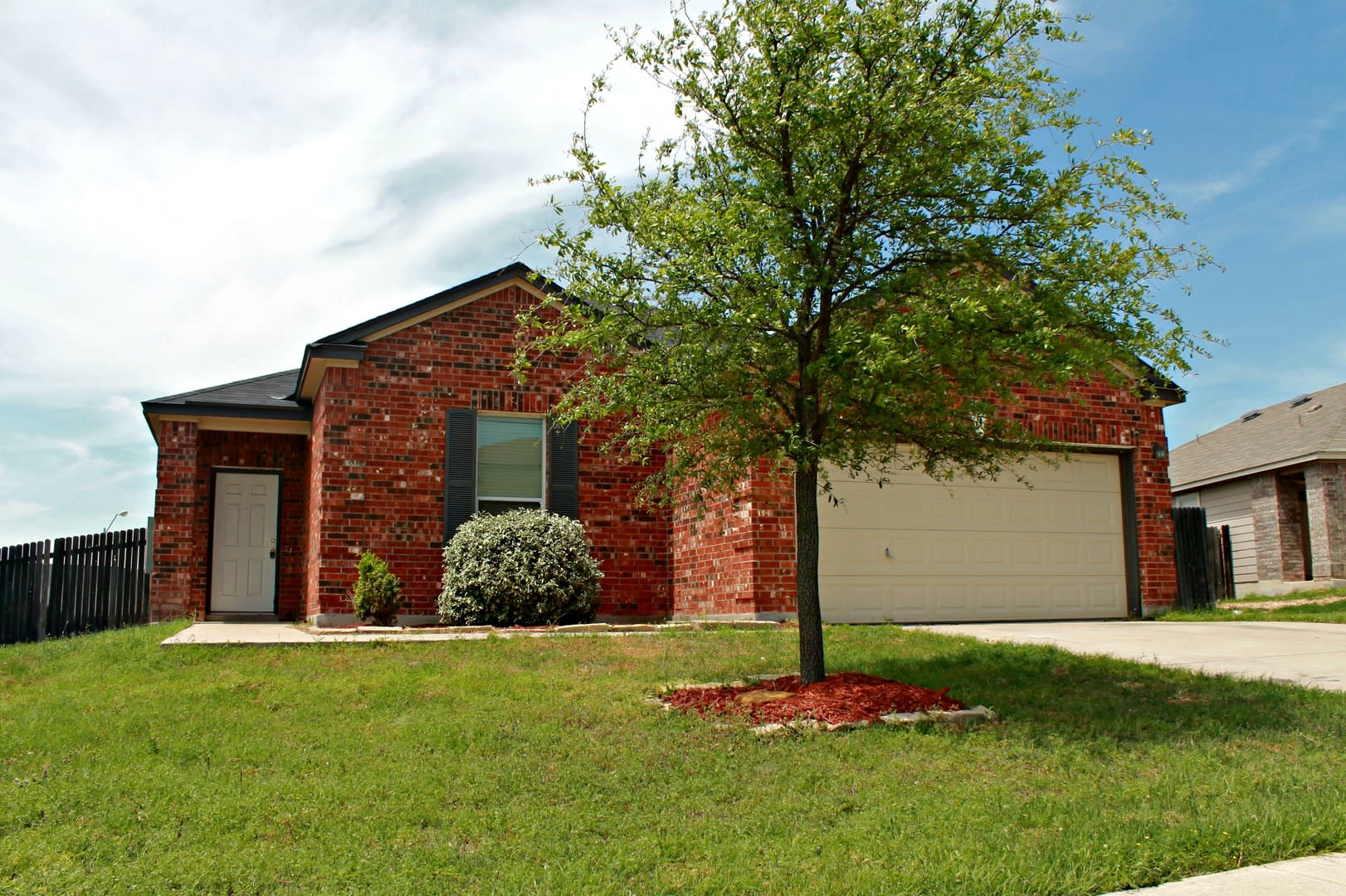 3 Bedroom, 2 Bath Home in Round Rock – photo 2