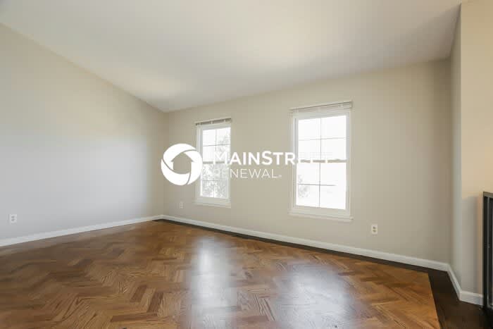 4587 Genoa Street – photo 3