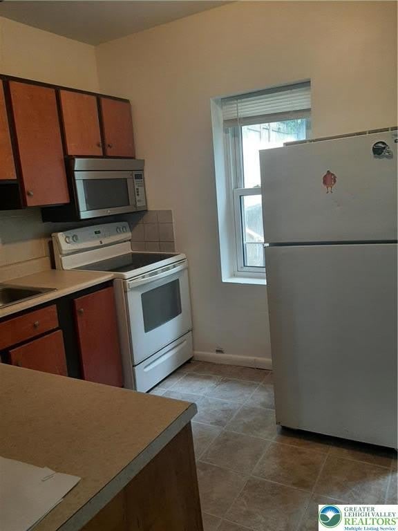 824 E 8Th Street E – photo 5