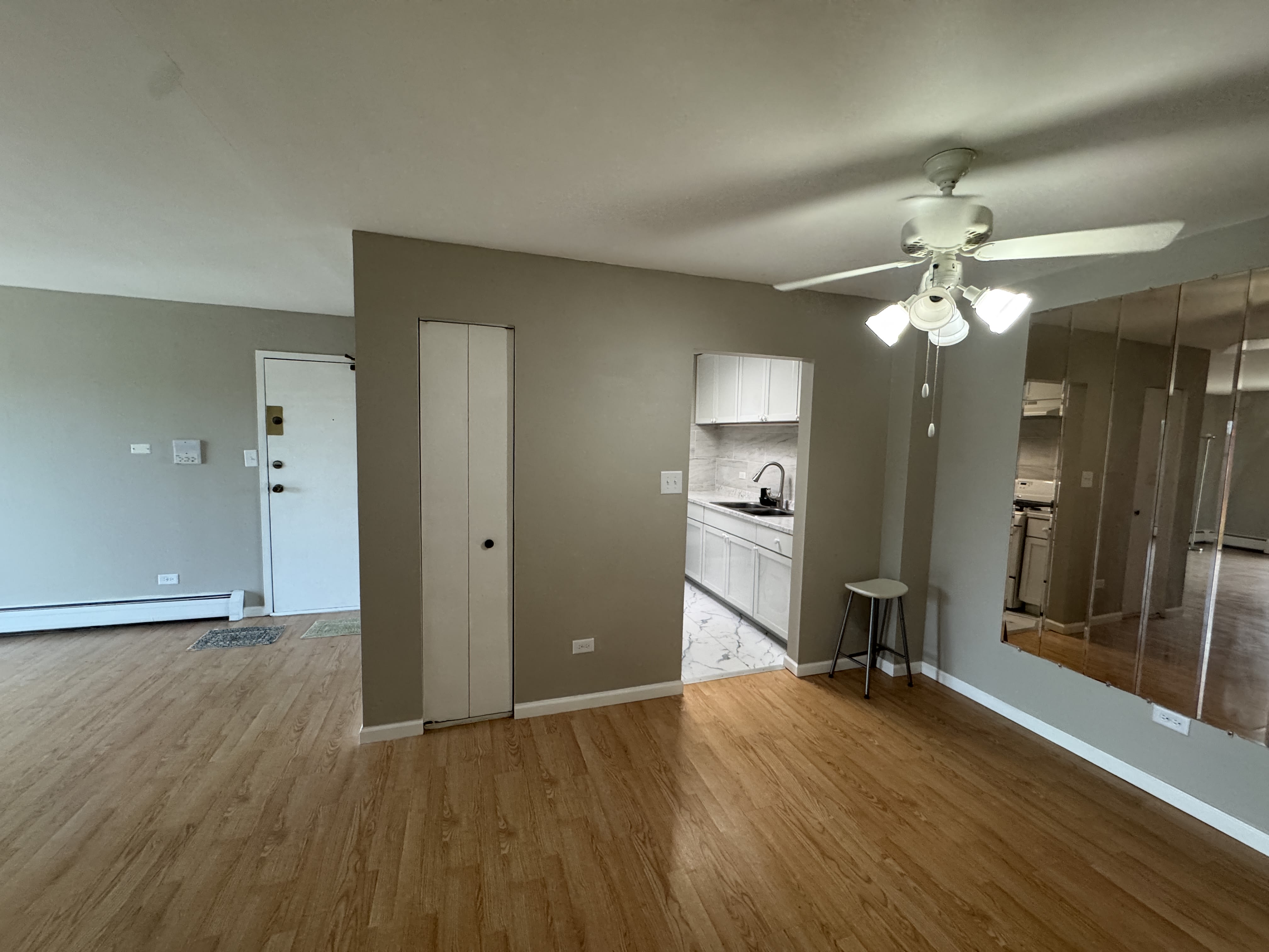 252 Shorewood Dr. – photo 3