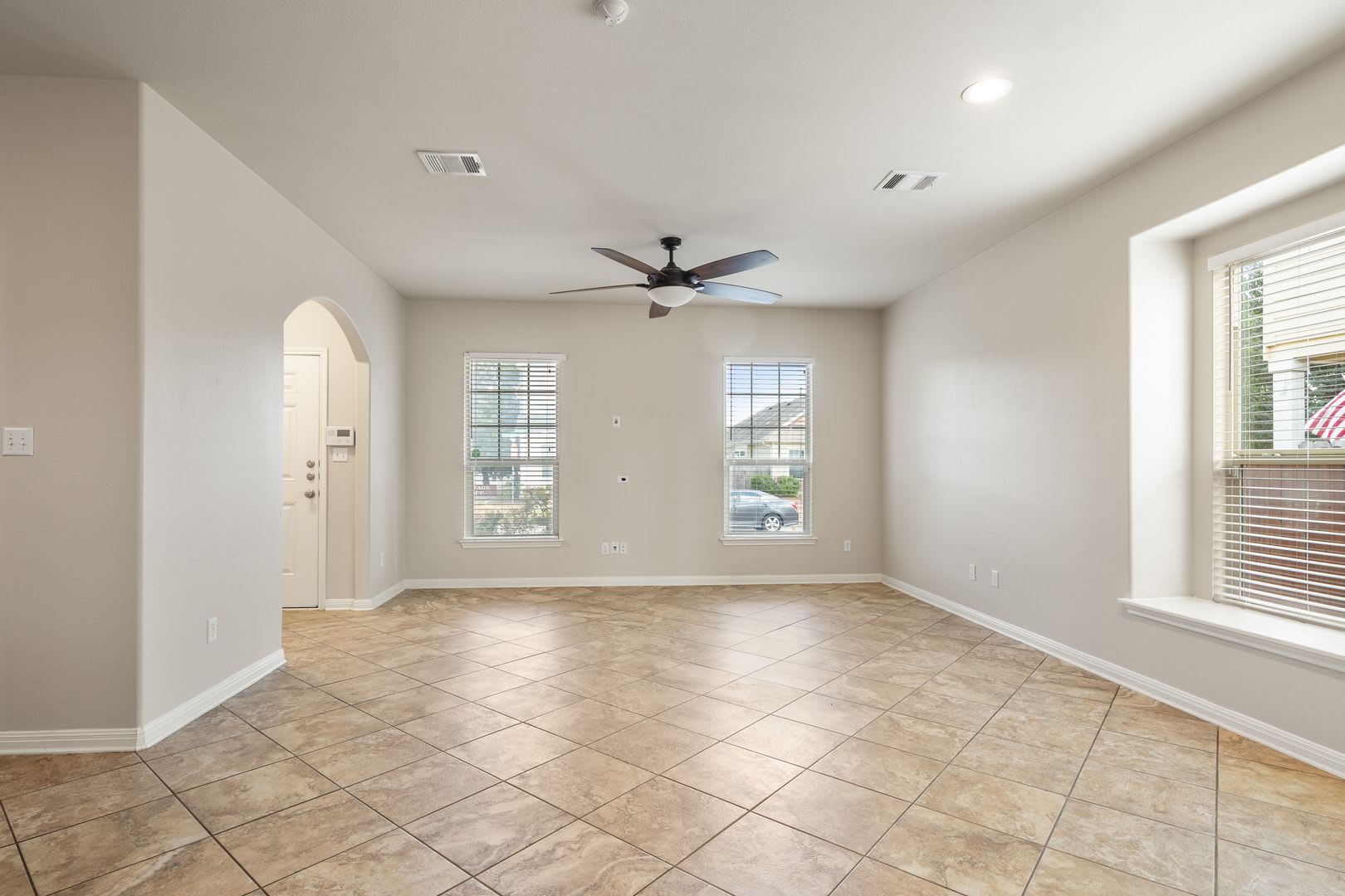 NOW 3 BEDROOM HOME LOCATED IN SAN MARCOS, TX! – photo 2