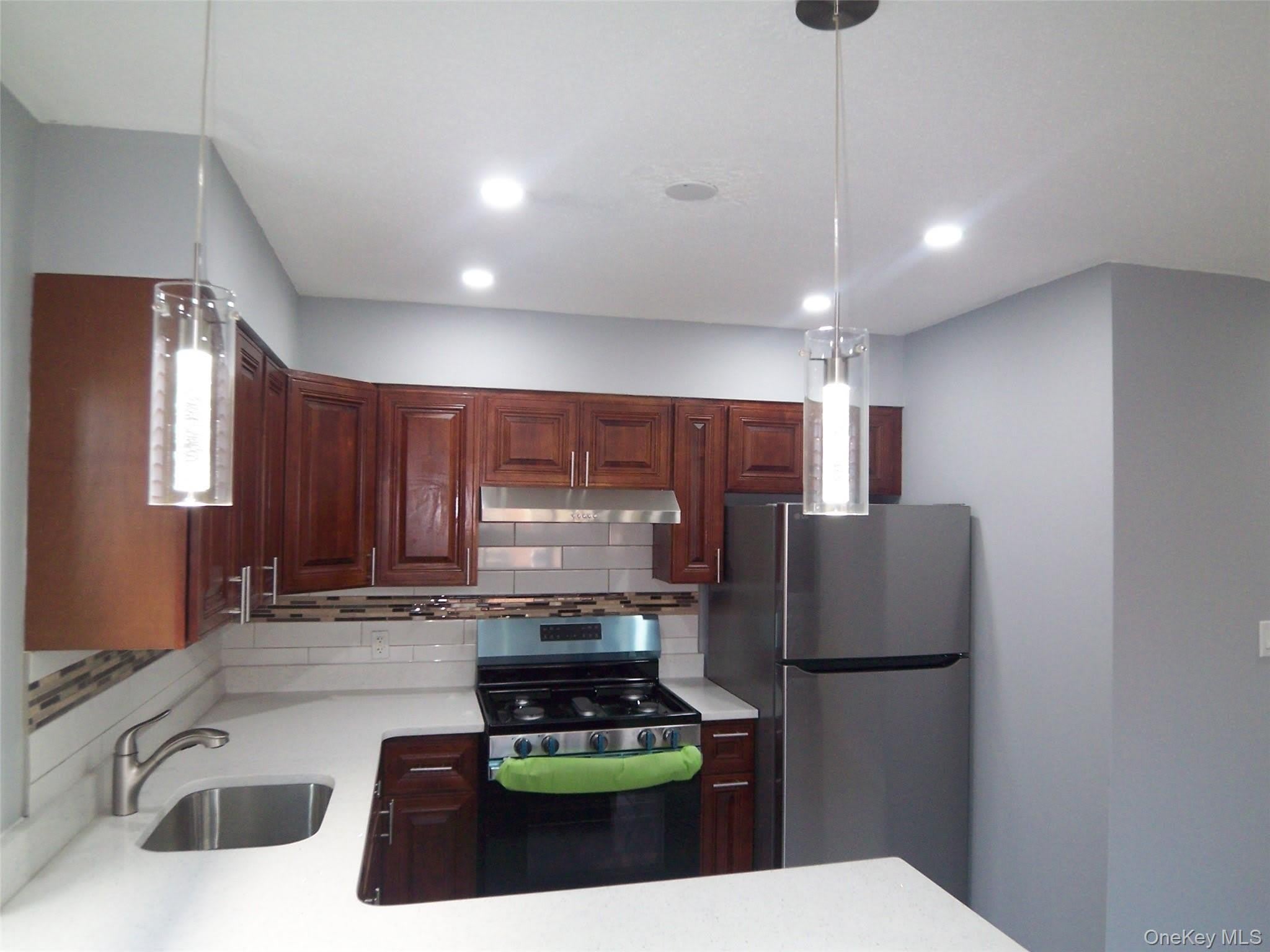 1008 E 228th Street – photo 5