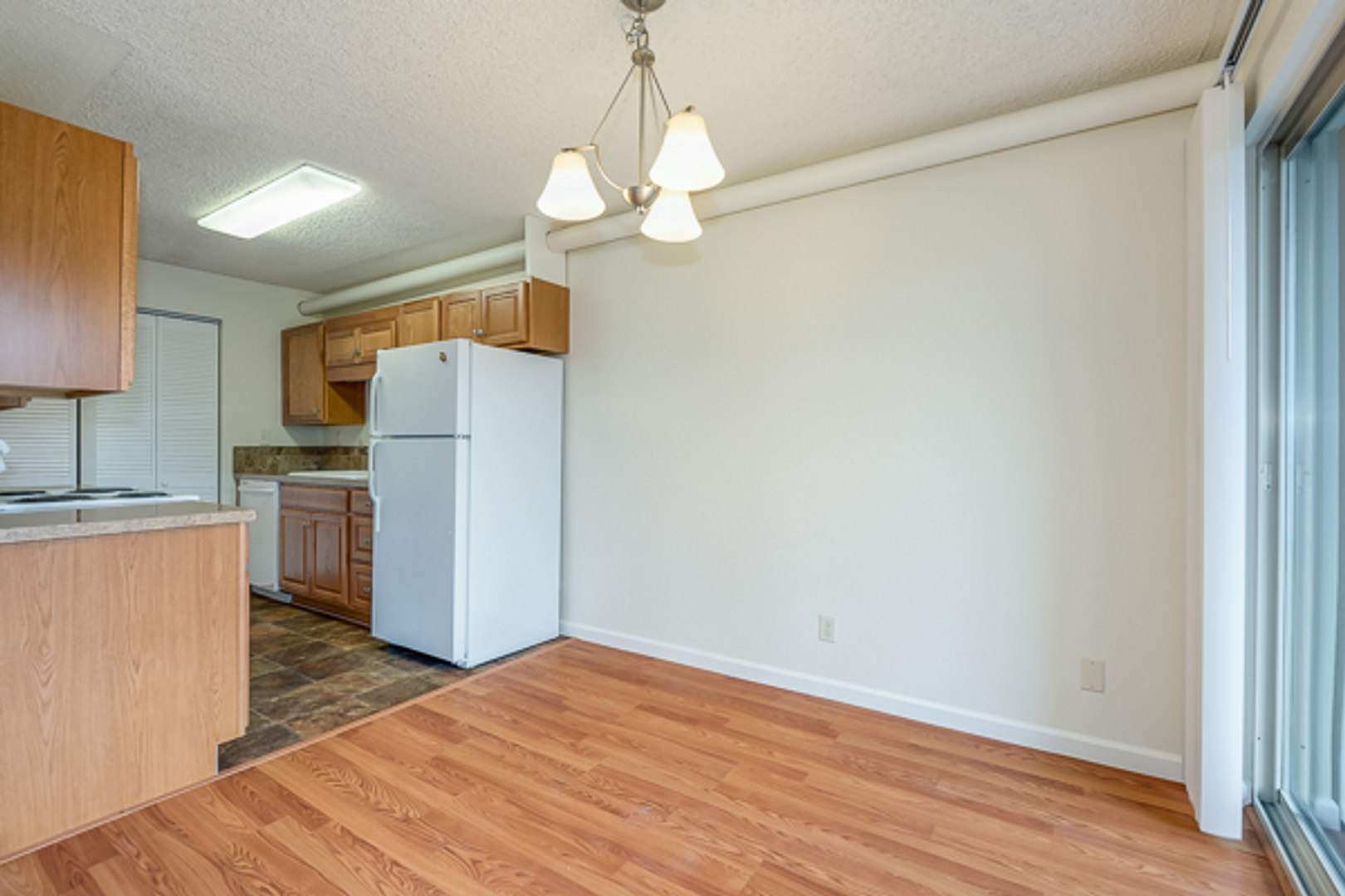 2034 Minor Apartments – photo 5