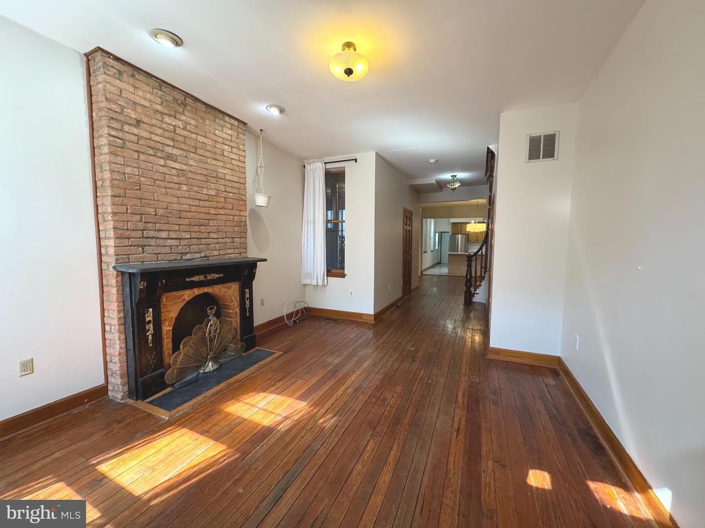 2008 E Lombard St – photo 3