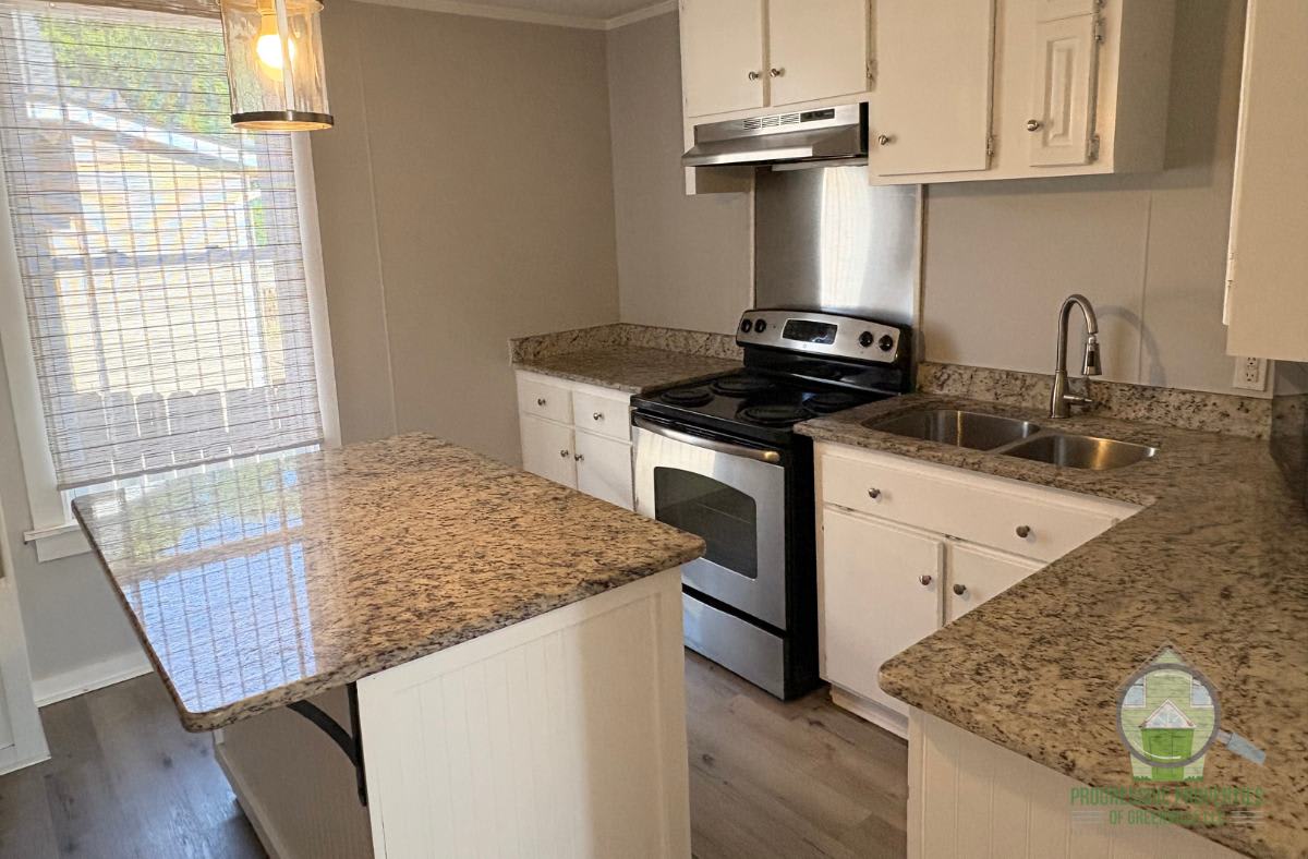 520 Perry Avenue – photo 4