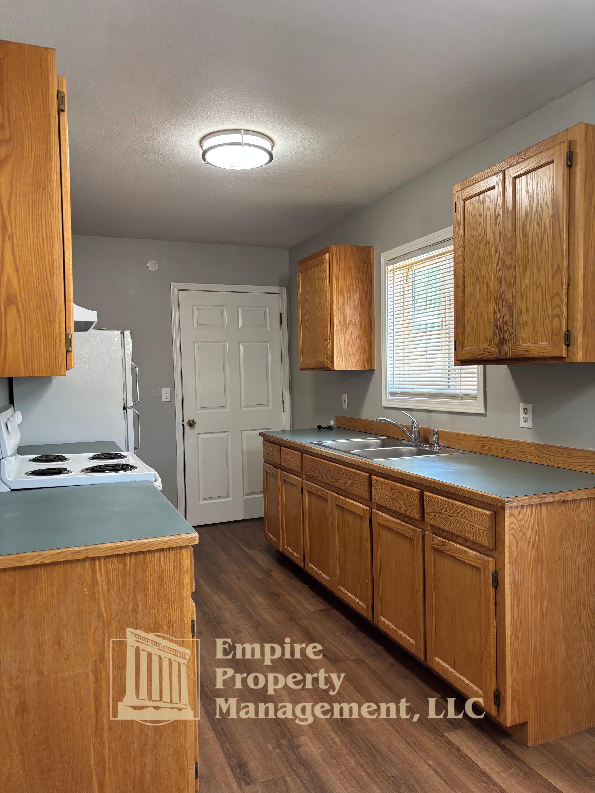 1012 Larch Street – photo 5