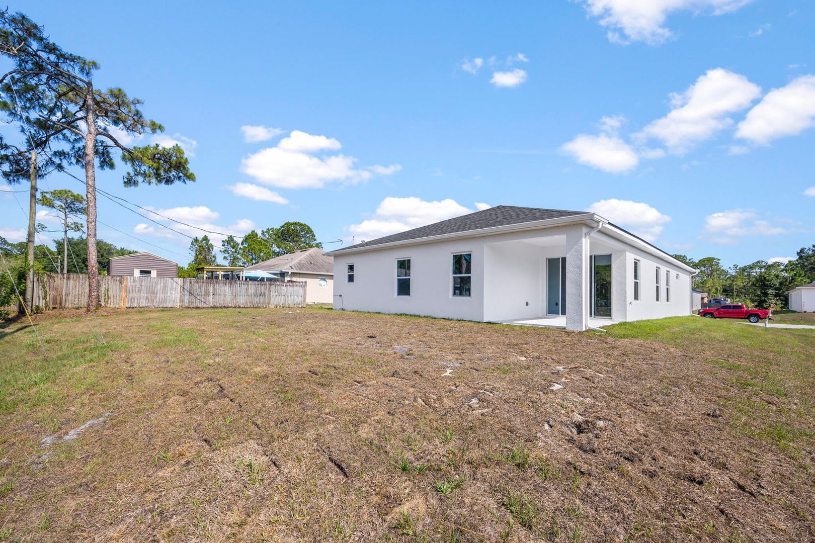 4-bedroom 3 Bathroom Rental w/ In-Law Suite – photo 2