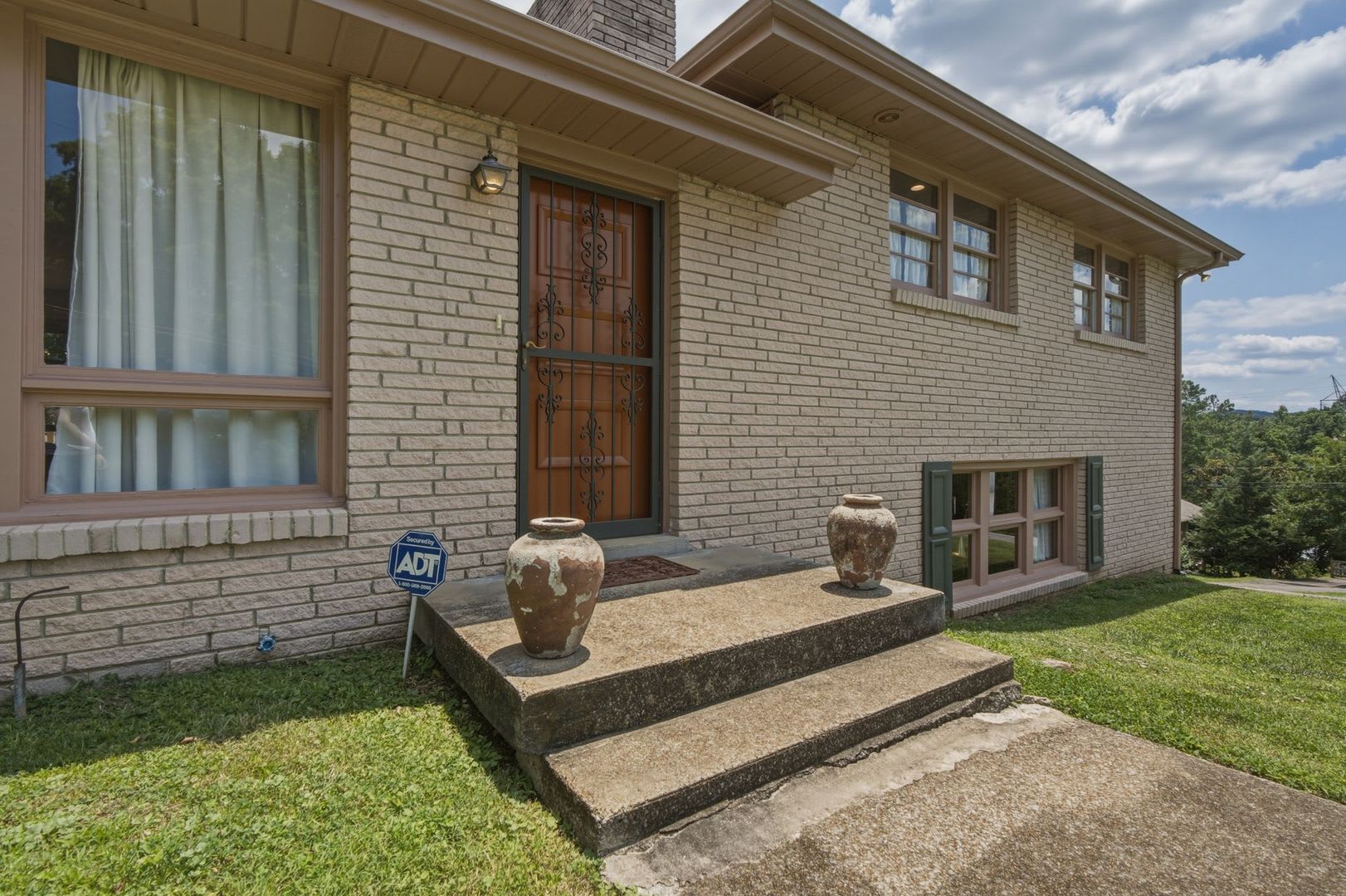 Welcome To A Rare Opportunity To Experience Authentic Mid Century Modern Living In One Of Nashville S Most Beloved Neighborhoods – photo 4