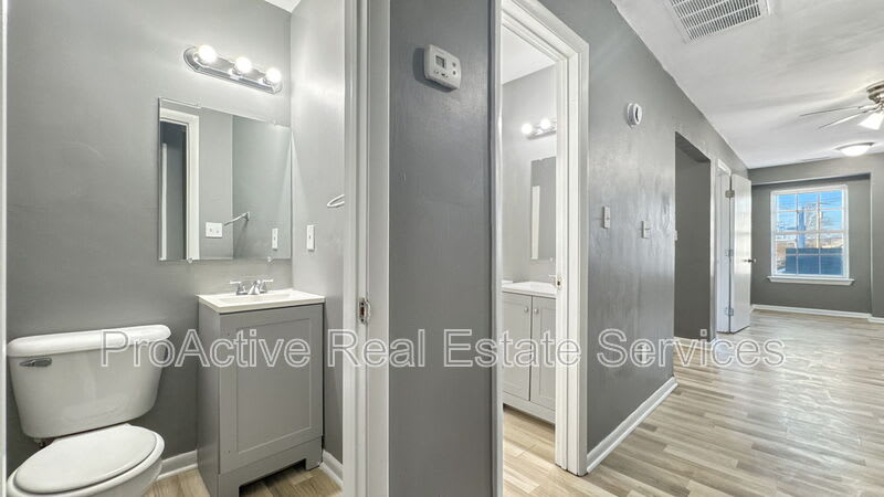 1100 Wilson Rd – photo 5