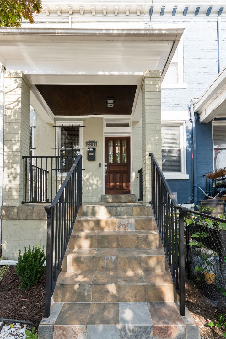 3 Level Semi-Detached Row Home in Columbia Heights – photo 2