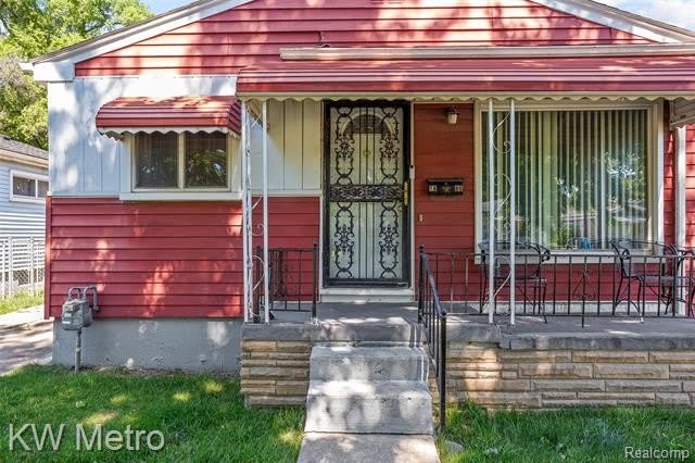 1686 S Bassett Street – photo 2