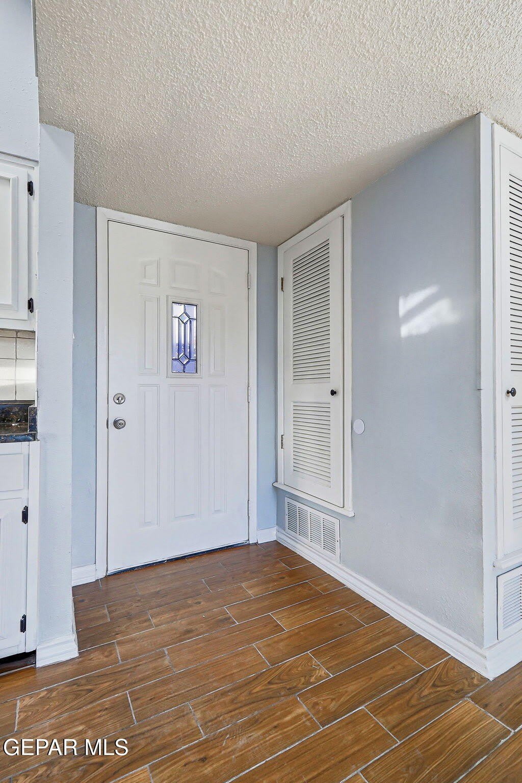 8408 MINEOLA Drive – photo 5