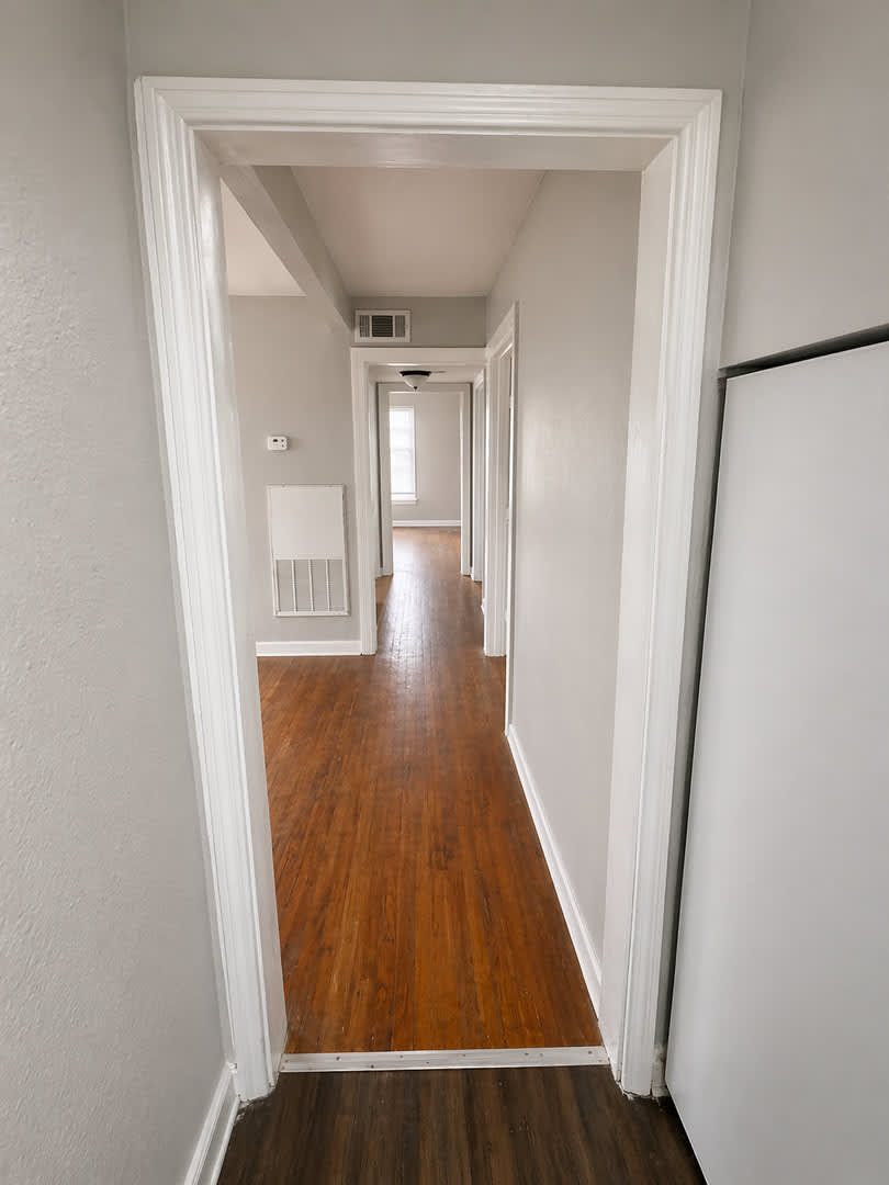 BRIGHT AND SPACIOUS 3-BEDROOM NEAR ST. MARY'S UNIVERSITY AND WOODLAWN LAKE – photo 3