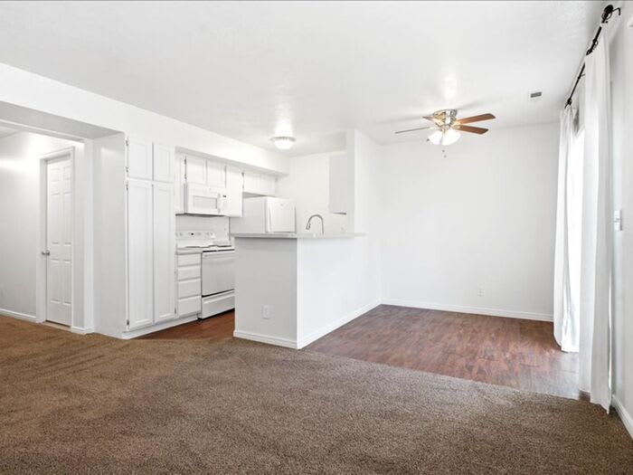 3235 West Brynwood Pine Bay – photo 4