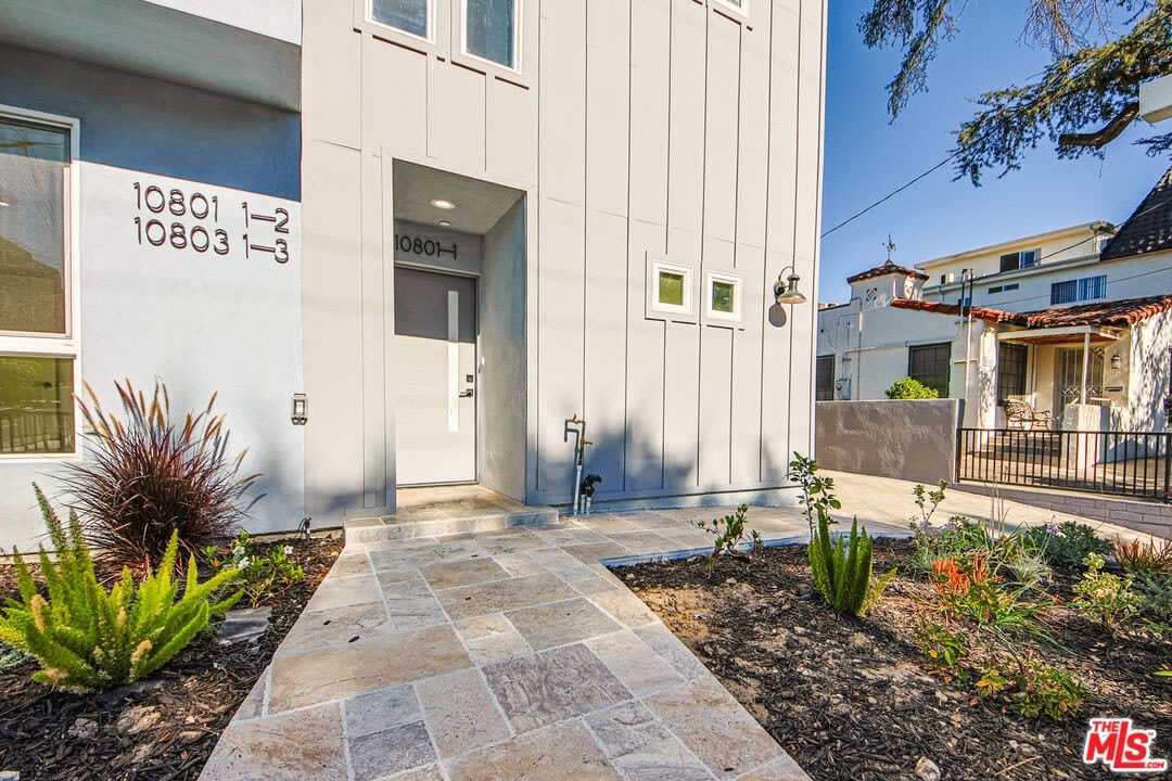 10803 1/2 Kling St – photo 3