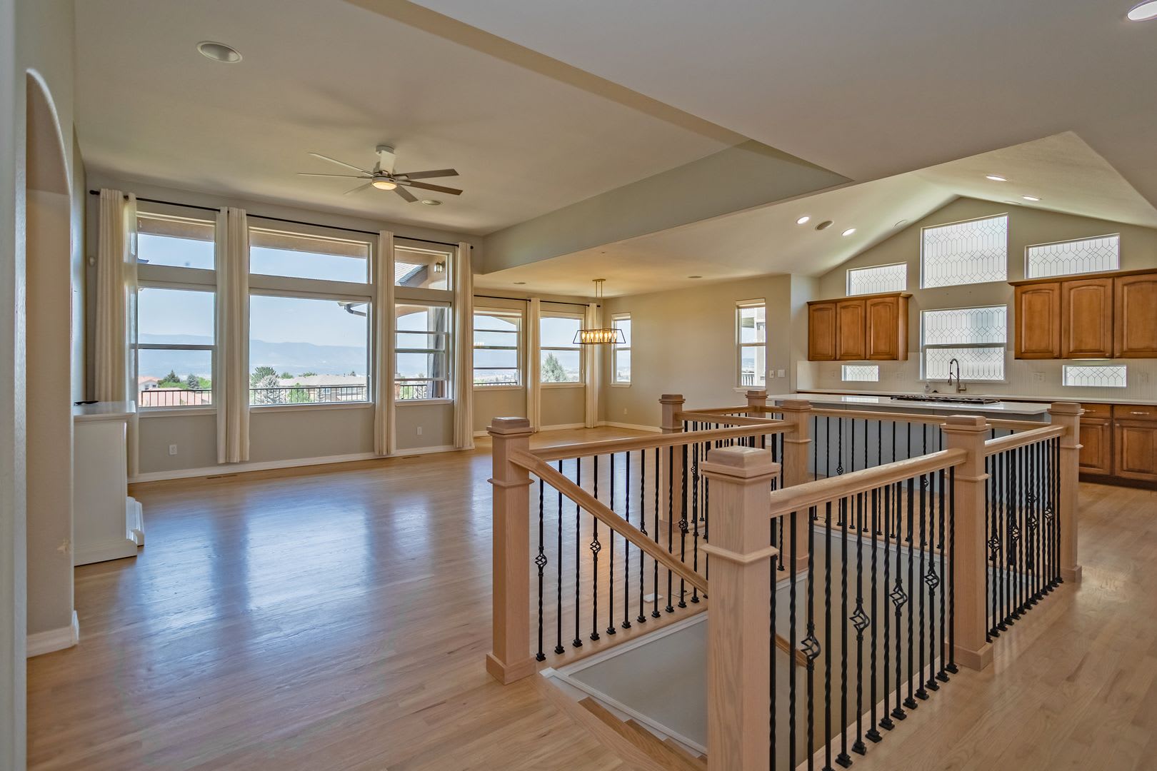 Golf Course Ranch with Spectacular Mountain Views!! – photo 4