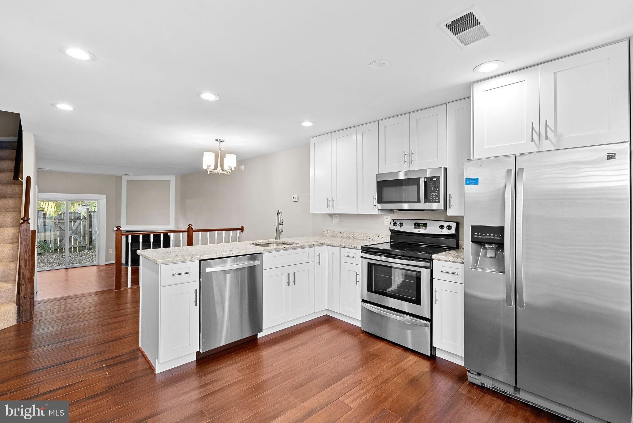 2110 WHISPERWOOD GLEN Lane – photo 2
