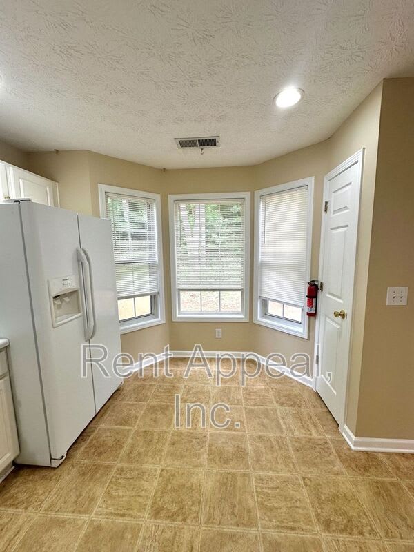 185 Weatherstone Dr – photo 5