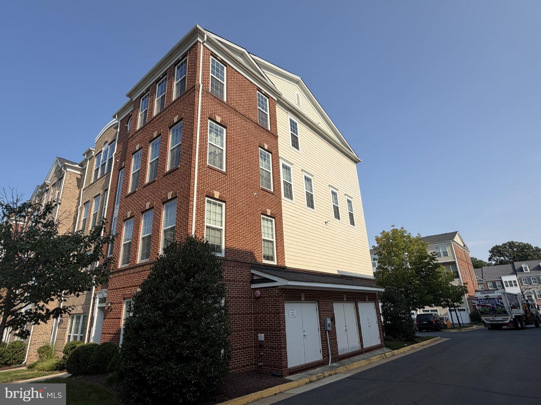 42797 BURRELL Square – photo 2