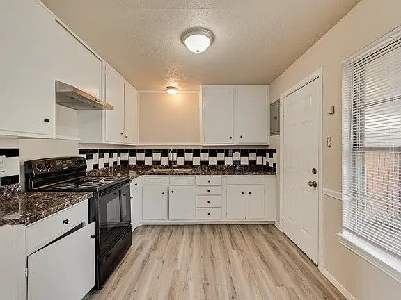 165 Eisenhower Boulevard – photo 3