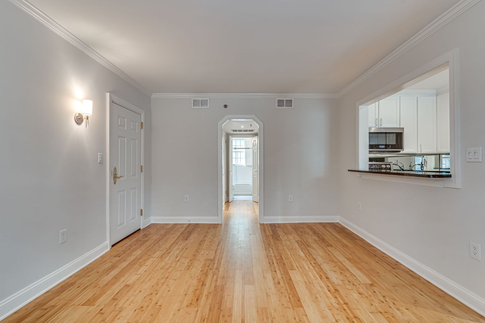 Comfy Condo in Old Town North Alexandria – photo 3