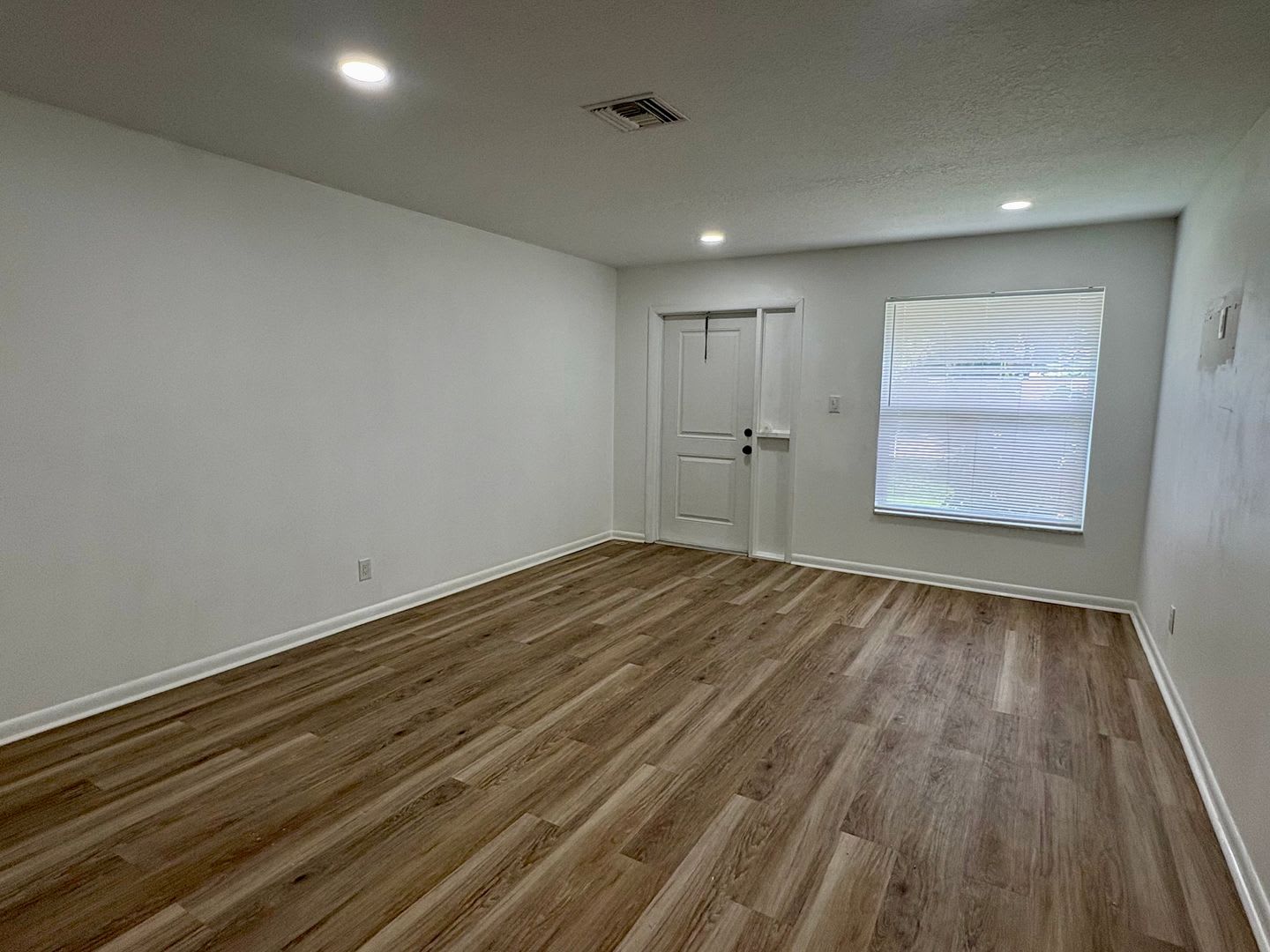 3/1.5 Palm City Home – photo 3