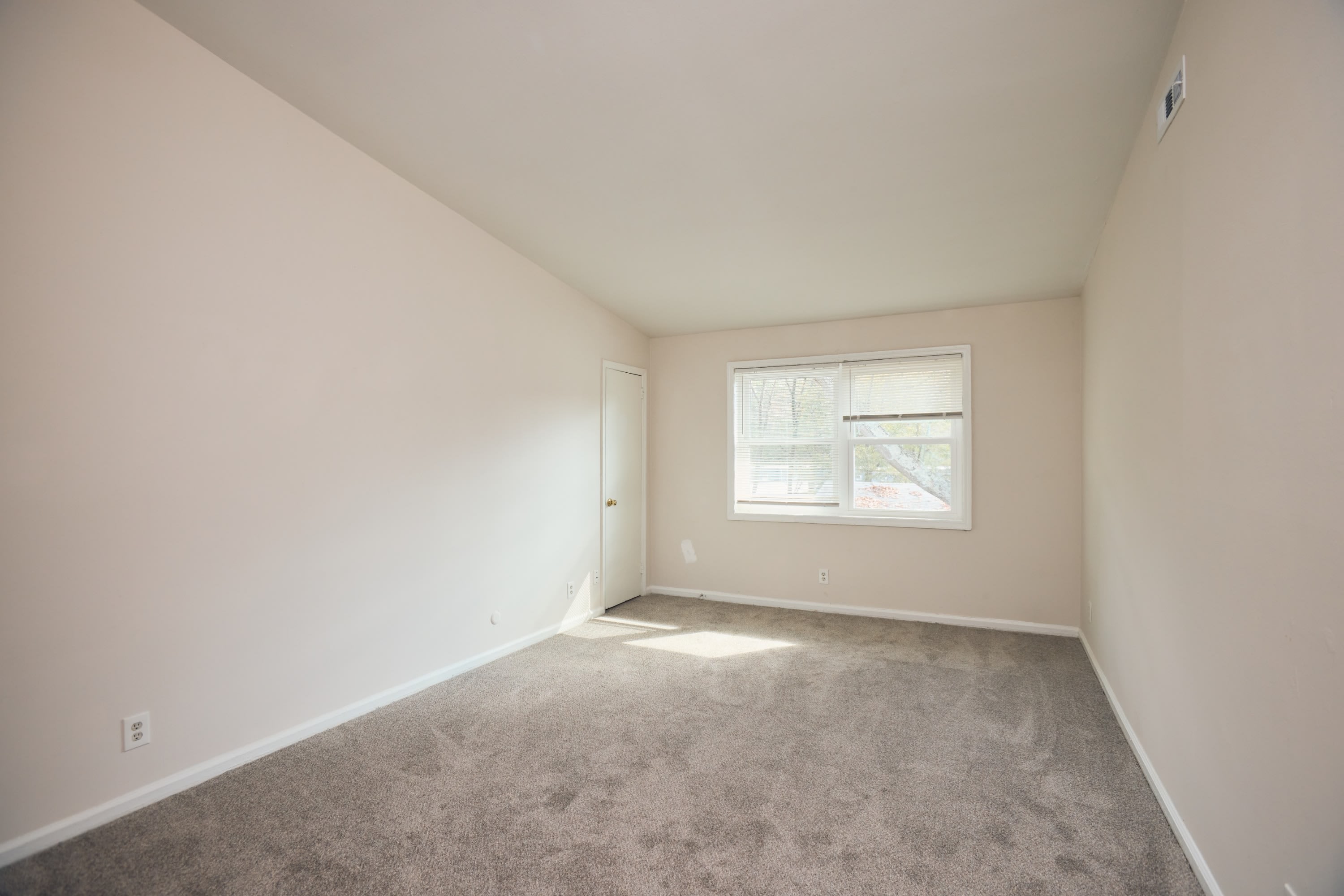 2157 Lenox Rd Neunit C7 – photo 2