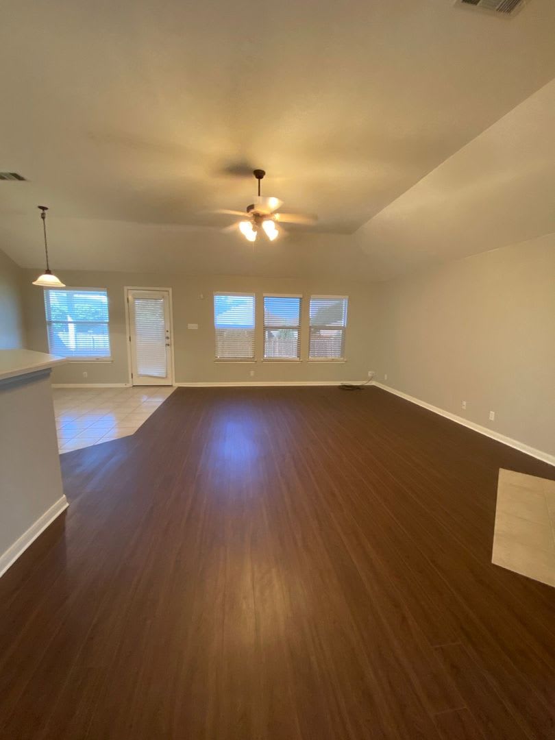 Nice One Story Home In Highland Park – photo 2