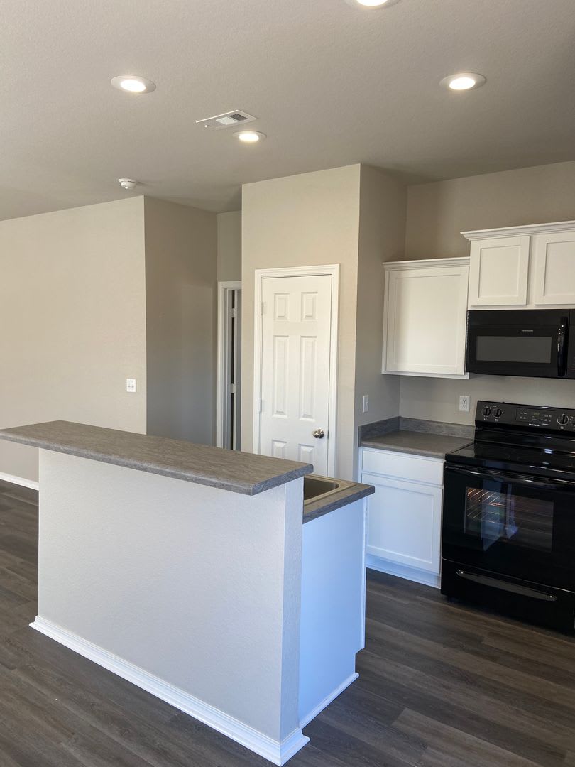 Now Pre-Leasing! Modern 3-Bedroom, 2-Bath Home in Faulkner Crossing – photo 5