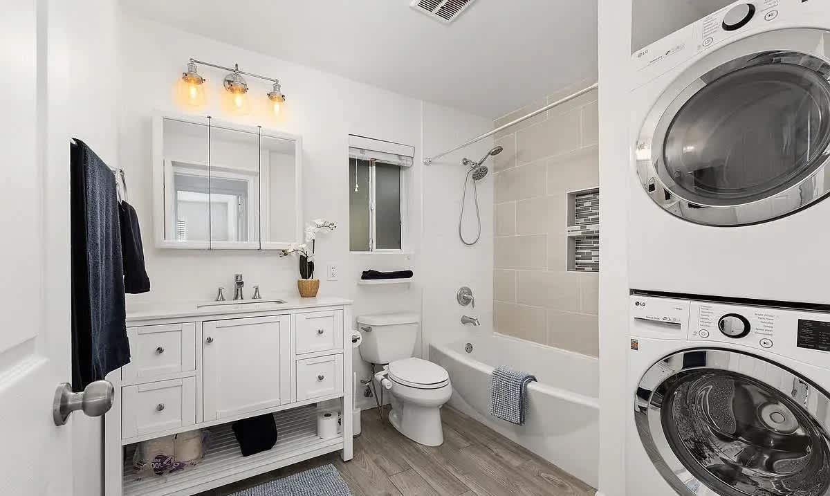 4647 Pico St Apt 205 – photo 3