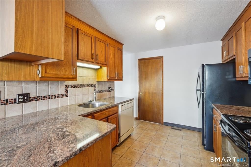 17 Oak Forest Drive – photo 4