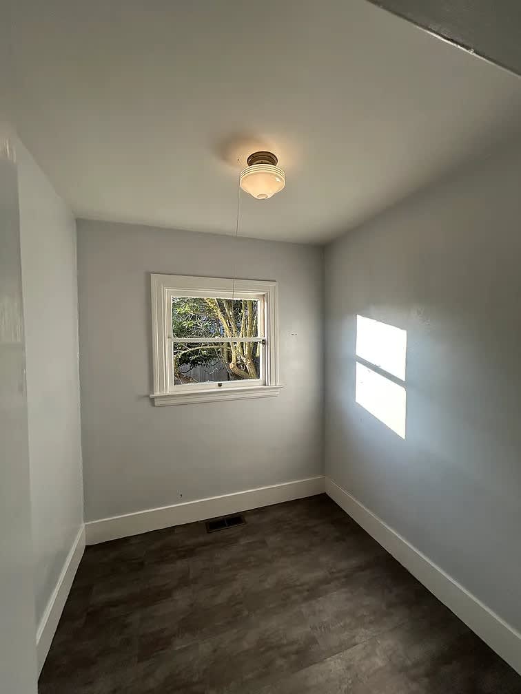 1227 Hopkins Street – photo 3