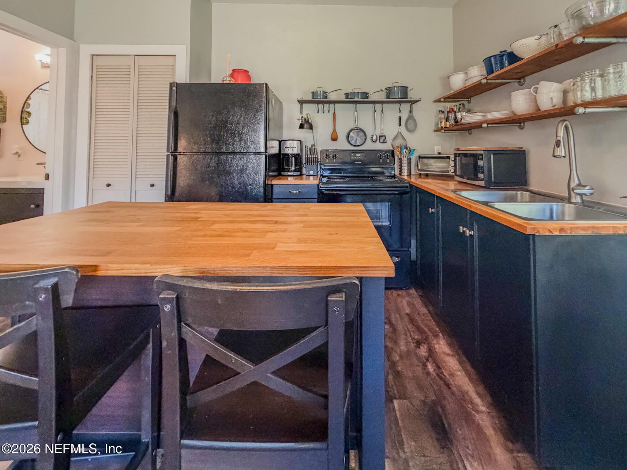 3885 VALENCIA Road – photo 4