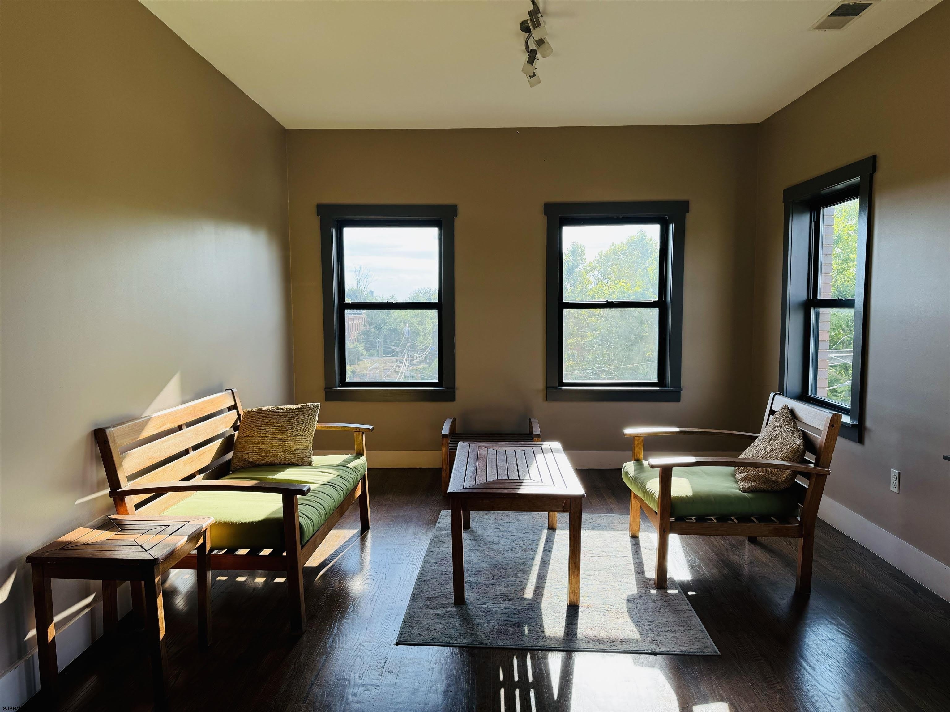 700 New St – photo 5