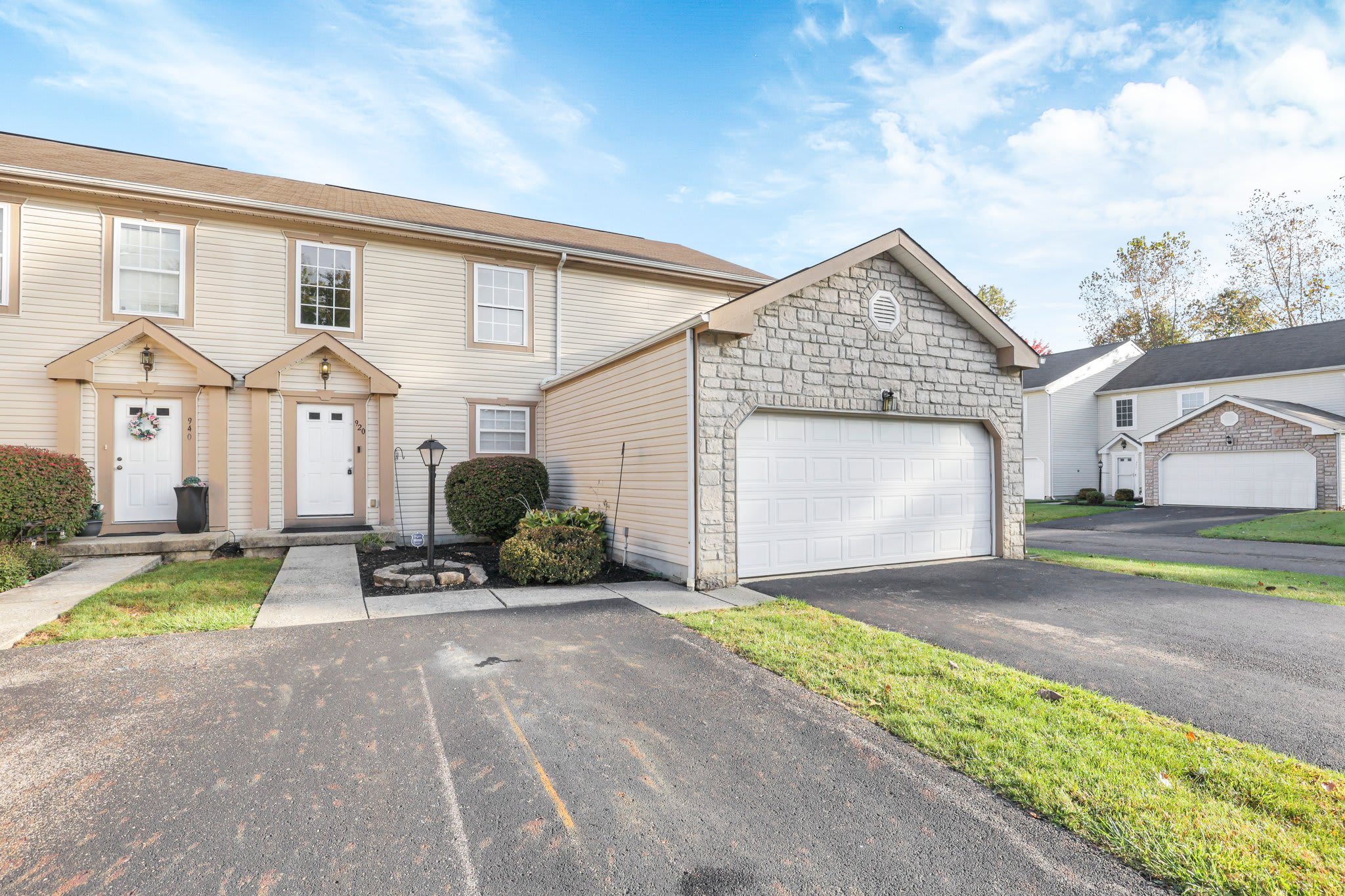 920 Sara Ct – photo 2