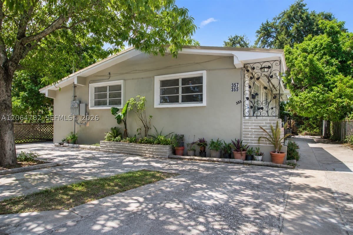 355 NE 55th Ter – photo 2