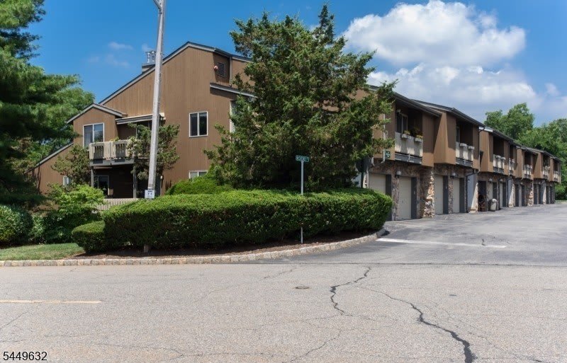 24 Mcchesney Ct – photo 2