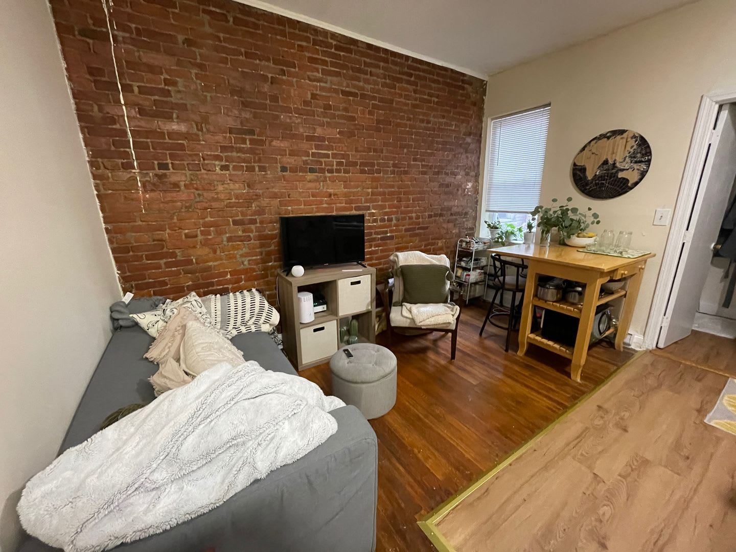 2495 Mission Hill Renovated 1 Bedroom Near Northeastern Longwood Medical Area Multiple Universities Parking Available – photo 1