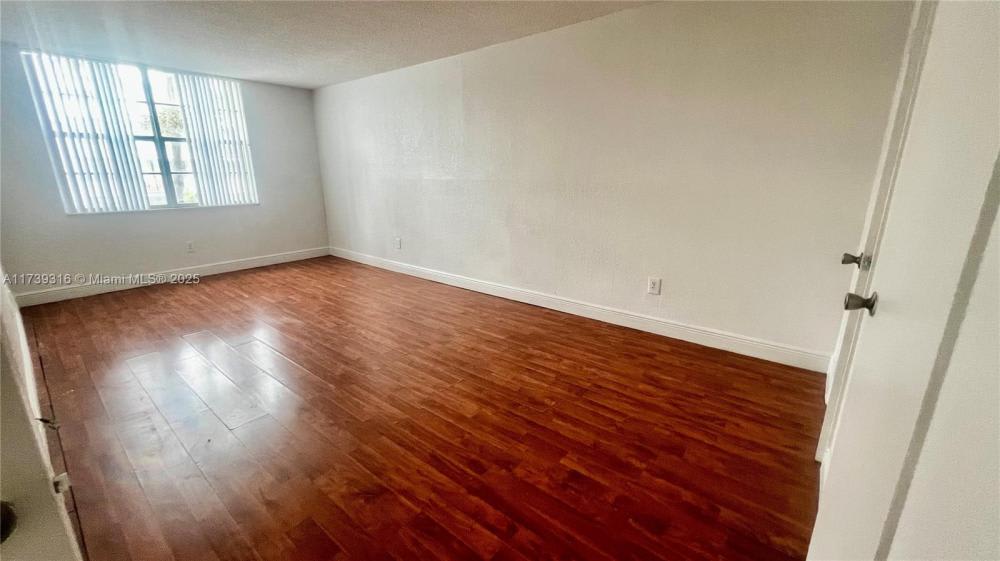 494 NW 165th St Rd – photo 4