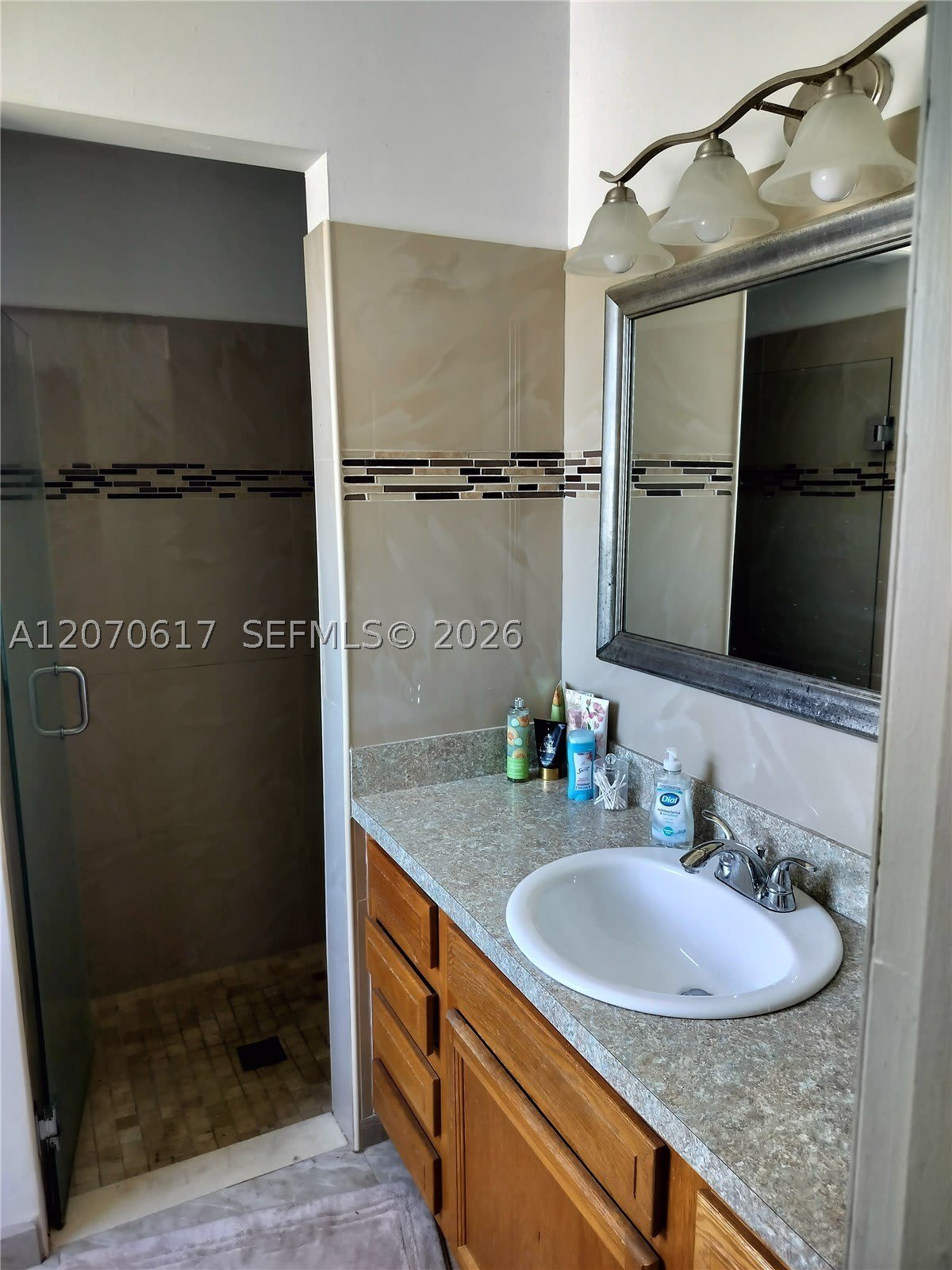 213 Woodbridge Dr – photo 3