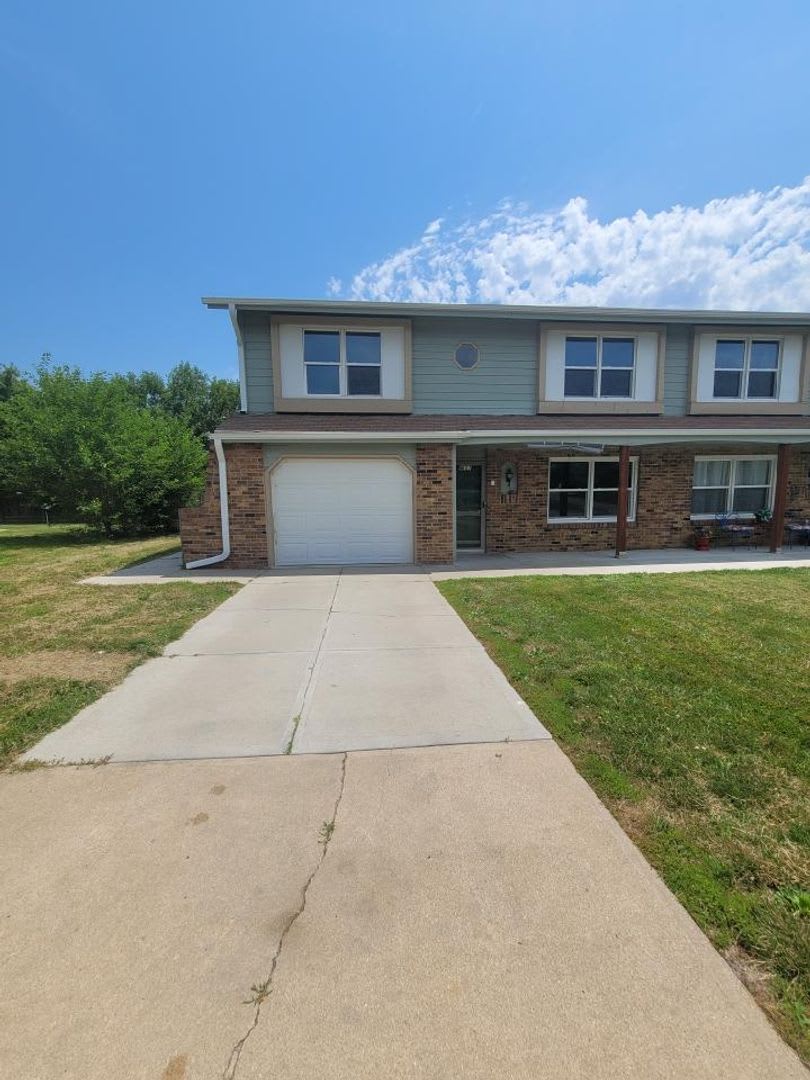 Three Bedroom Townhome! – photo 2